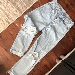 Levi’s mom jeans